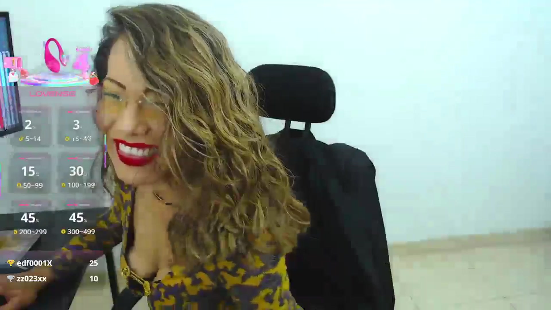 Gallery image thumbnail from office_secret's myfreecams stream on, 02/21/2025, 17:18 image 13 of 20