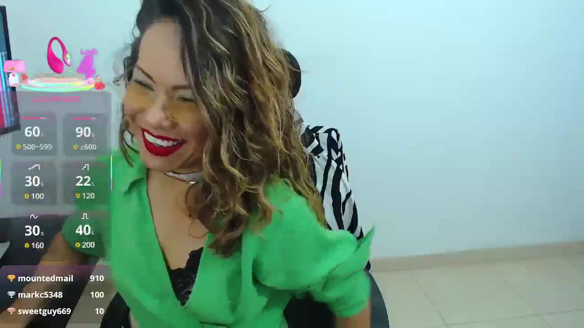Gallery image thumbnail from office_secret's myfreecams stream on, 03/03/2025, 17:23 image 18 of 20