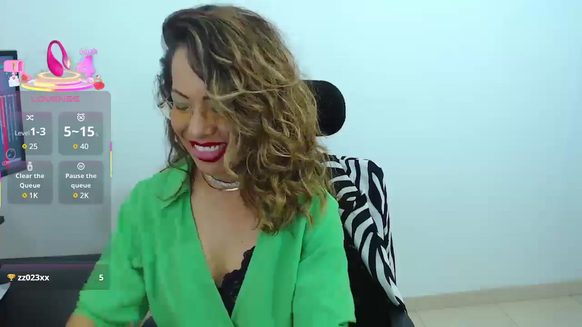 Gallery image thumbnail from office_secret's myfreecams stream on, 03/03/2025, 19:32 image 4 of 20