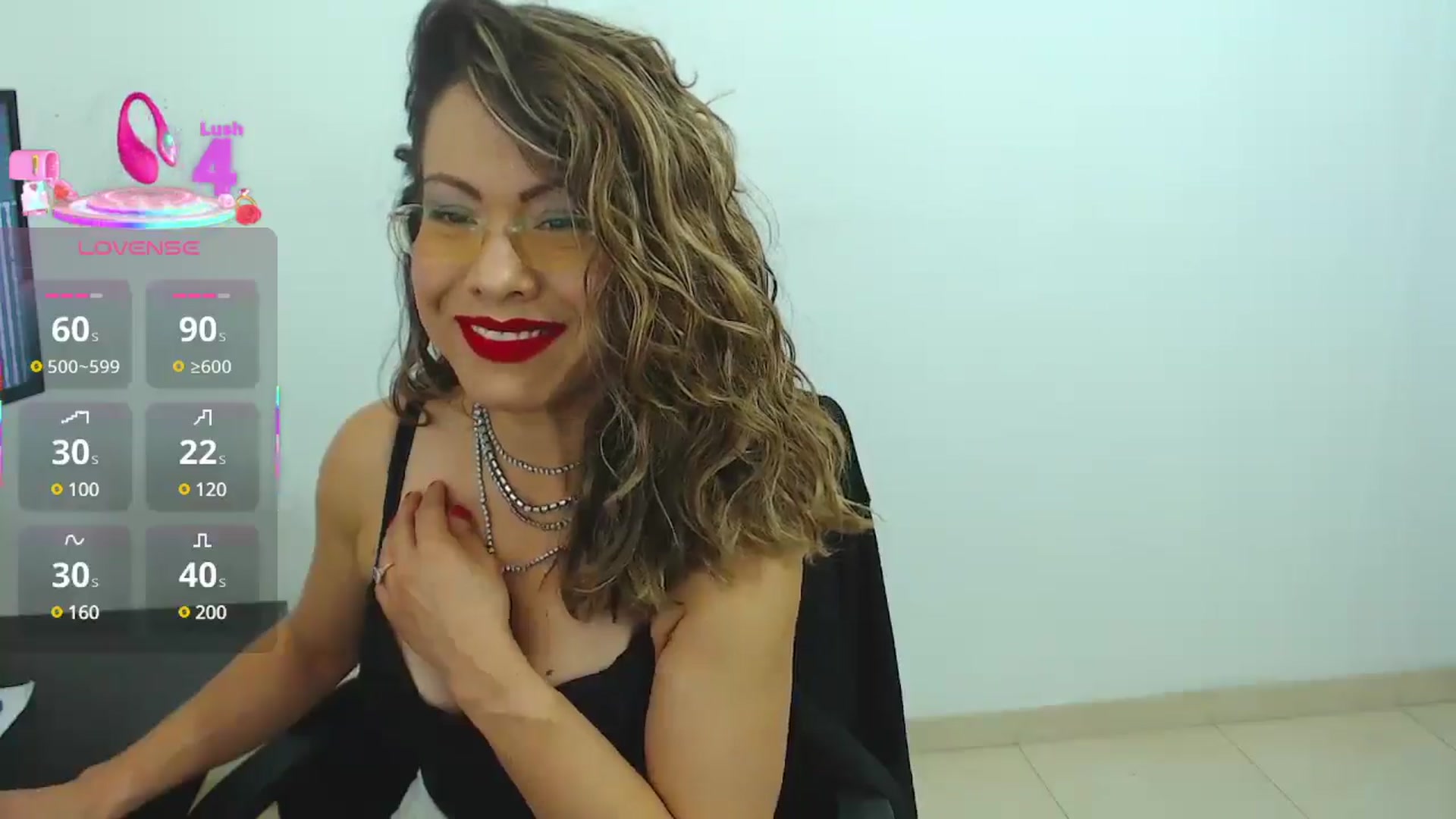 Gallery image thumbnail from office_secret's myfreecams stream on, 03/06/2025, 17:57 image 7 of 20