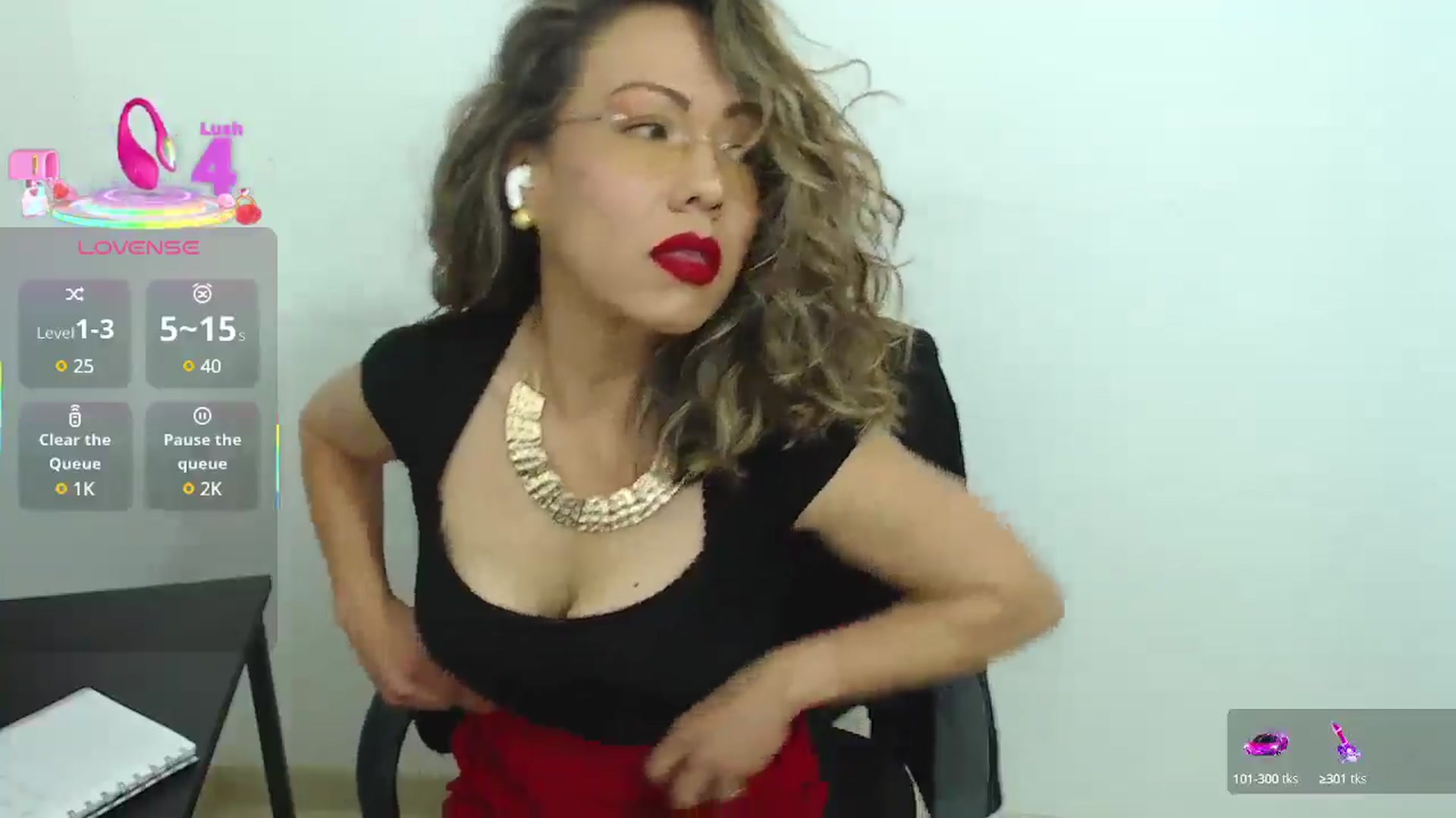 Gallery image thumbnail from office_secret's myfreecams stream on, 03/24/2025, 17:38 image 2 of 20