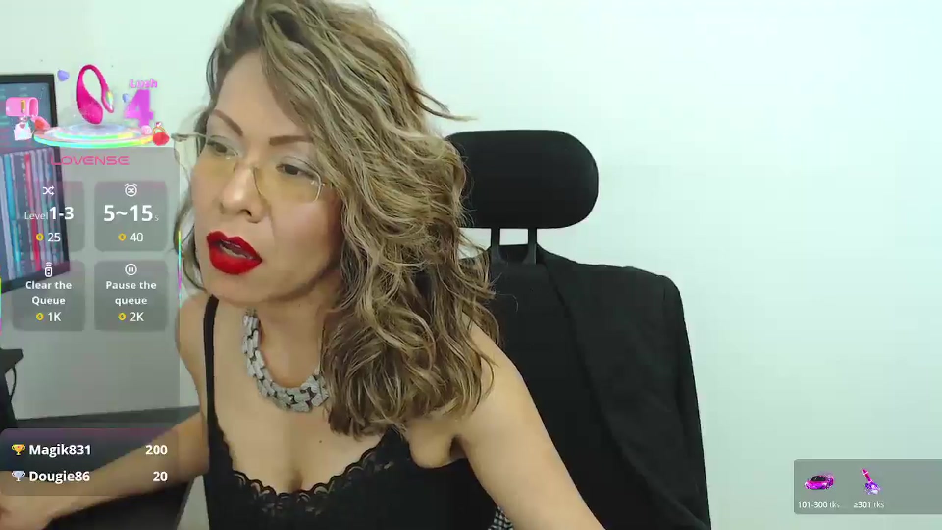 Gallery image thumbnail from office_secret's myfreecams stream on, 03/28/2025, 18:50 image 5 of 20