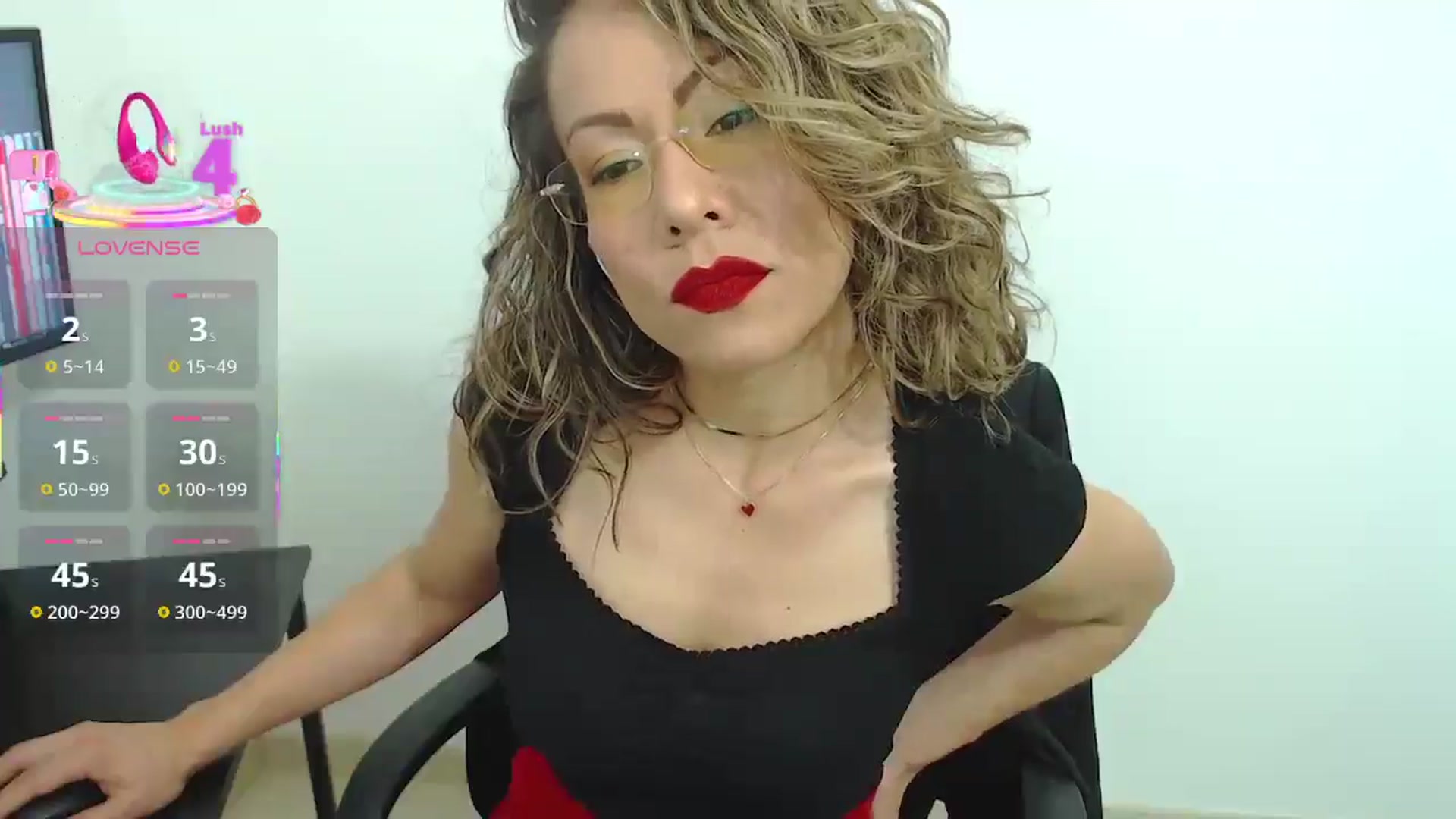 Gallery image thumbnail from office_secret's myfreecams stream on, 04/03/2025, 17:24 image 19 of 20