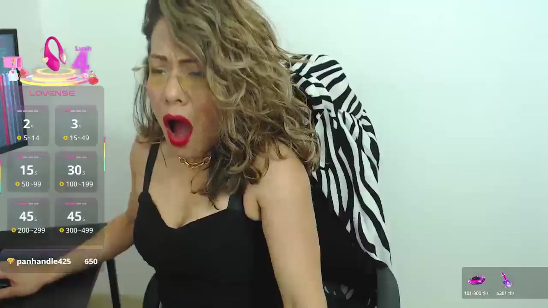 Gallery image thumbnail from office_secret's myfreecams stream on, 04/07/2025, 17:46 image 17 of 20