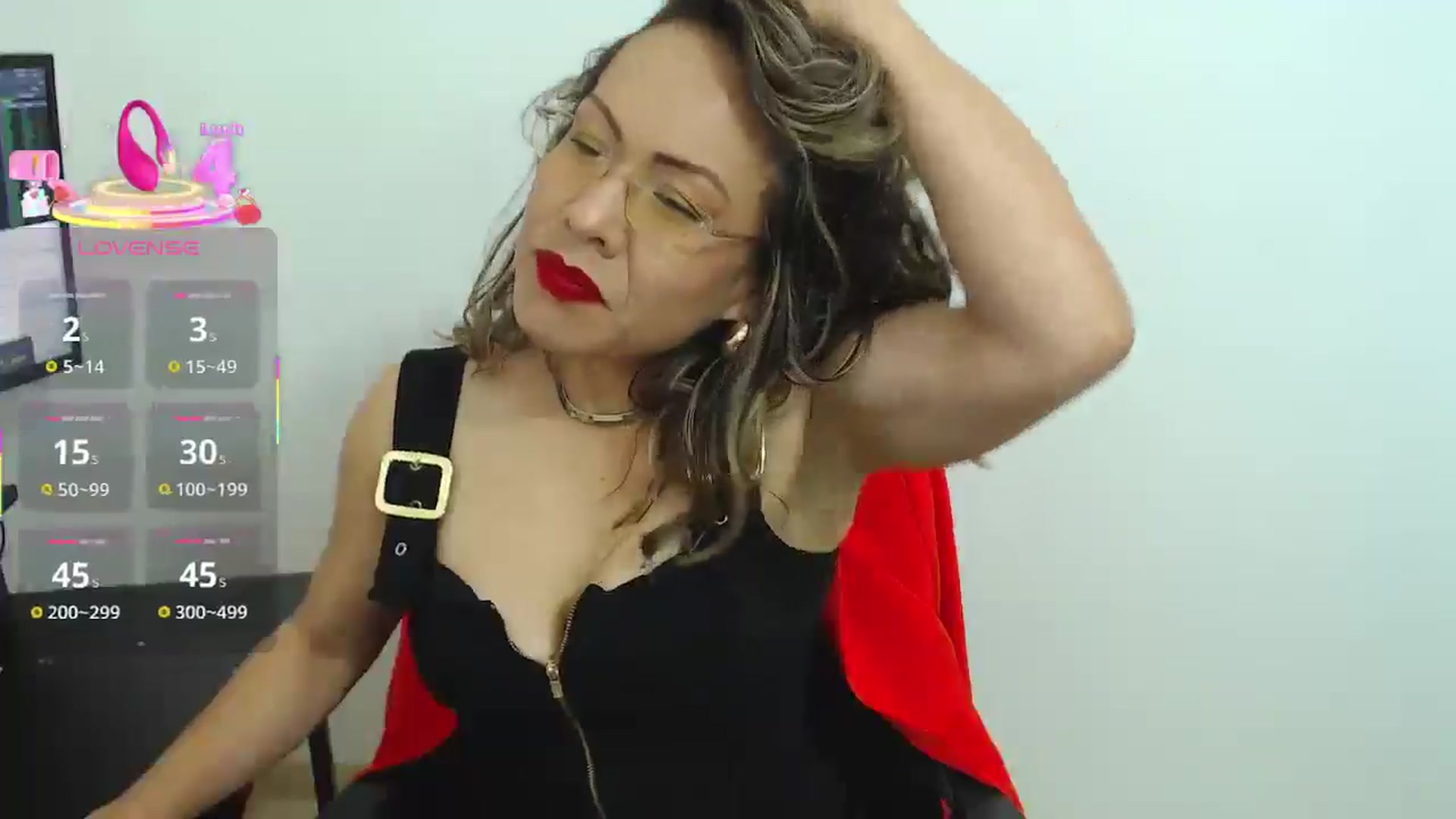 Gallery image thumbnail from office_secret's myfreecams stream on, 04/22/2025, 17:42 image 15 of 20