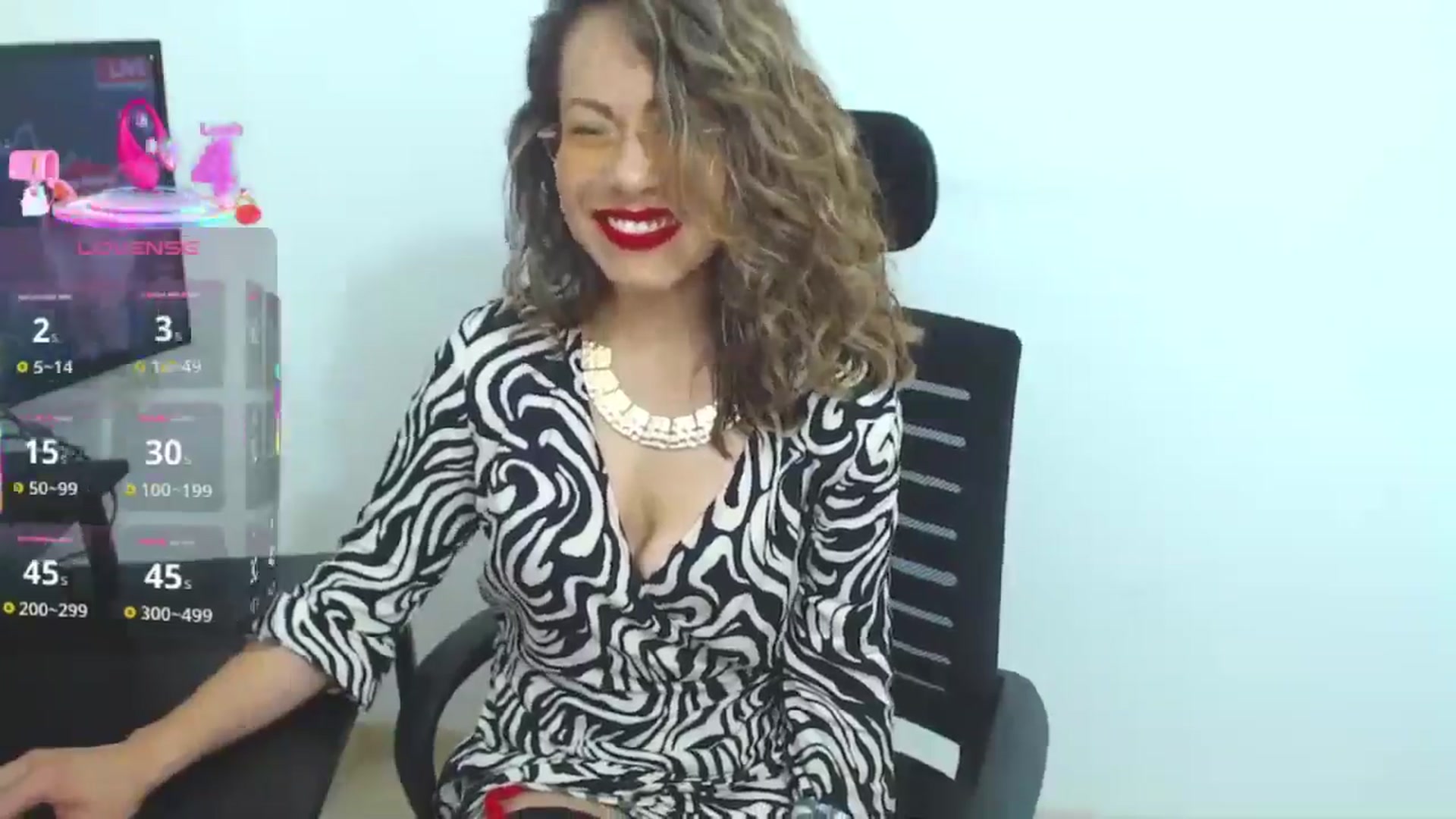 Gallery image thumbnail from office_secret's myfreecams stream on, 05/08/2025, 19:14 image 5 of 20