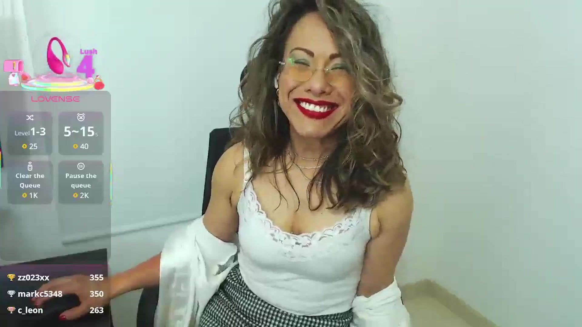 Gallery image thumbnail from office_secret's myfreecams stream on, 05/19/2025, 18:50 image 9 of 20