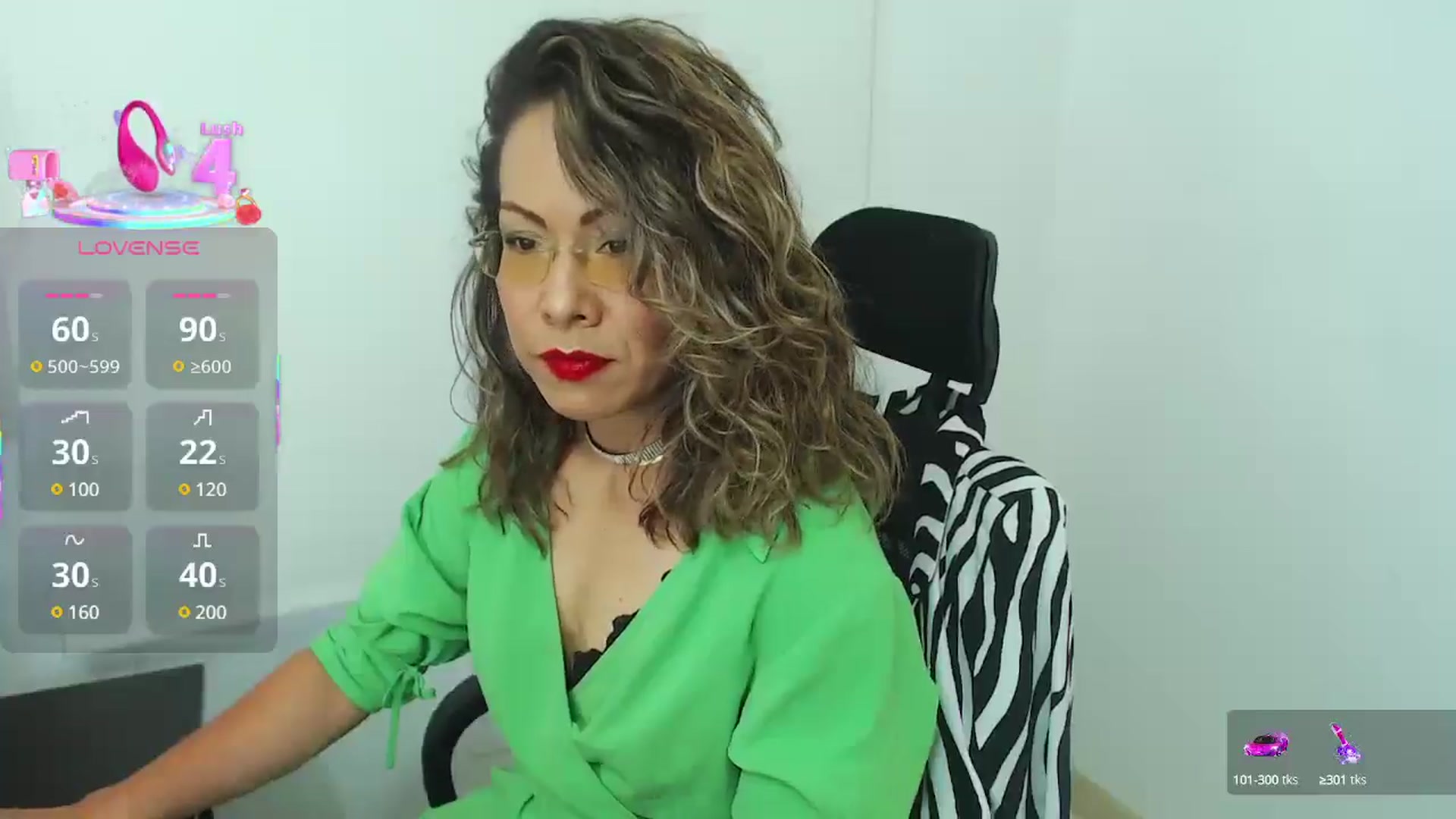 Gallery image thumbnail from office_secret's myfreecams stream on, 05/20/2025, 17:25 image 11 of 20