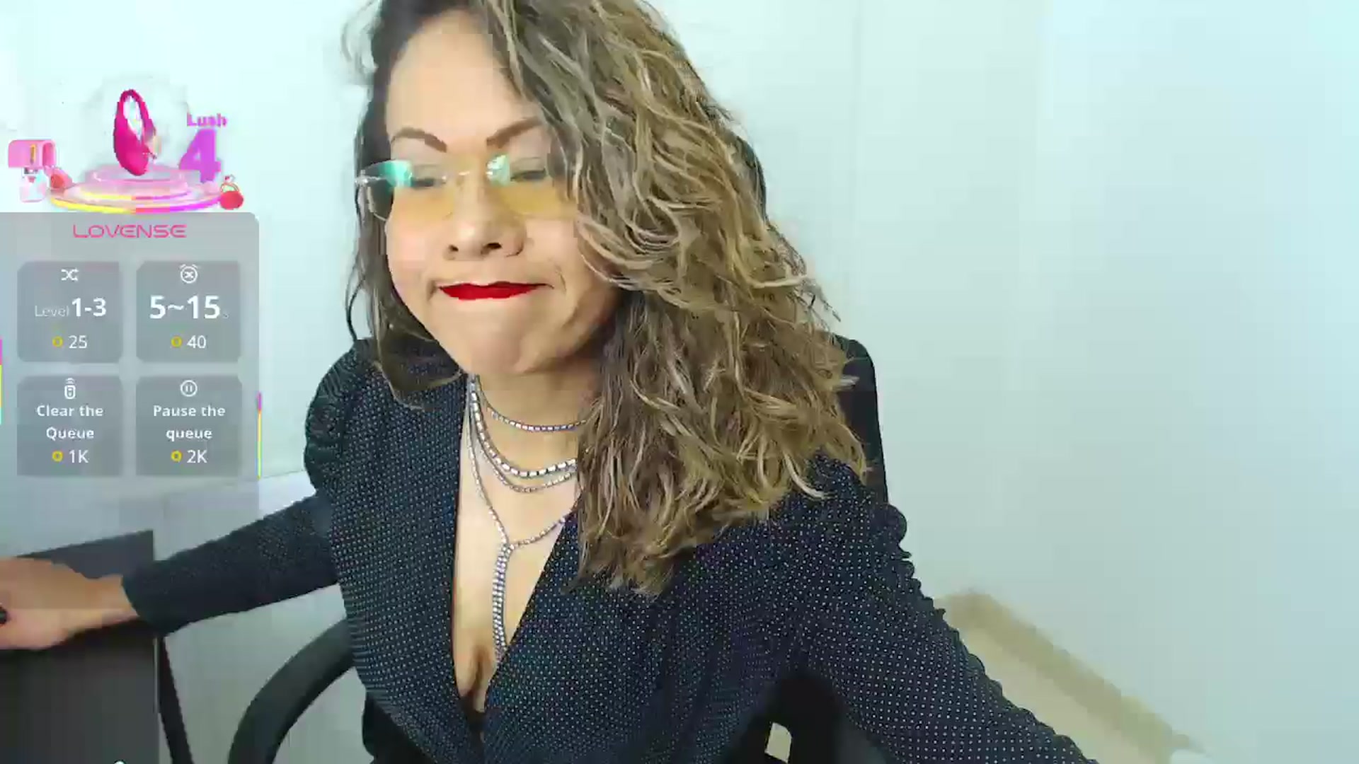 Gallery image thumbnail from office_secret's myfreecams stream on, 05/29/2025, 17:39 image 3 of 20