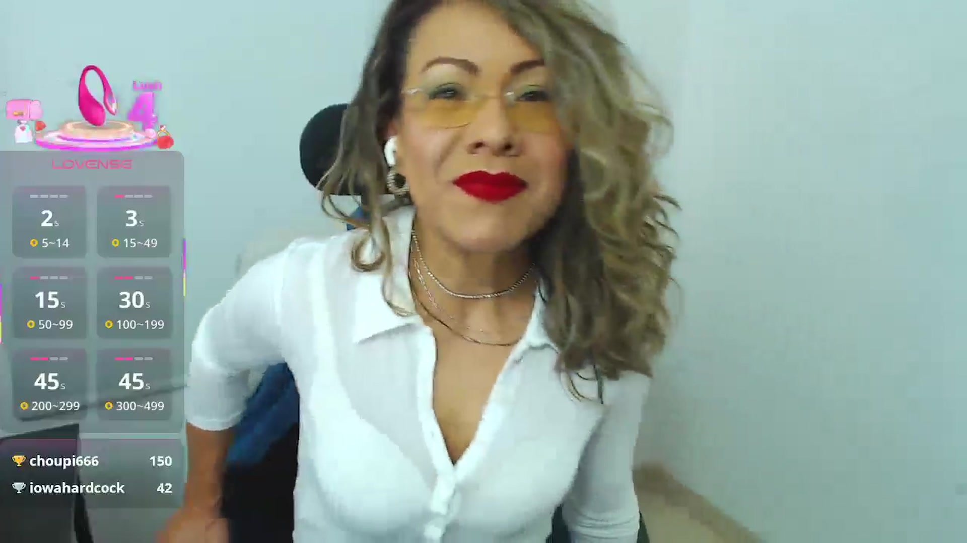 Gallery image thumbnail from office_secret's myfreecams stream on, 06/03/2025, 17:22 image 5 of 20