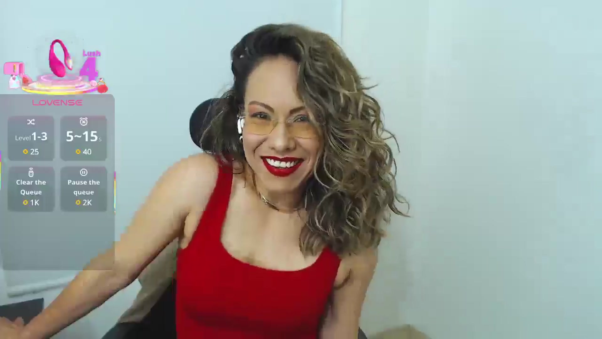 Gallery image thumbnail from office_secret's myfreecams stream on, 06/05/2025, 19:08 image 12 of 20