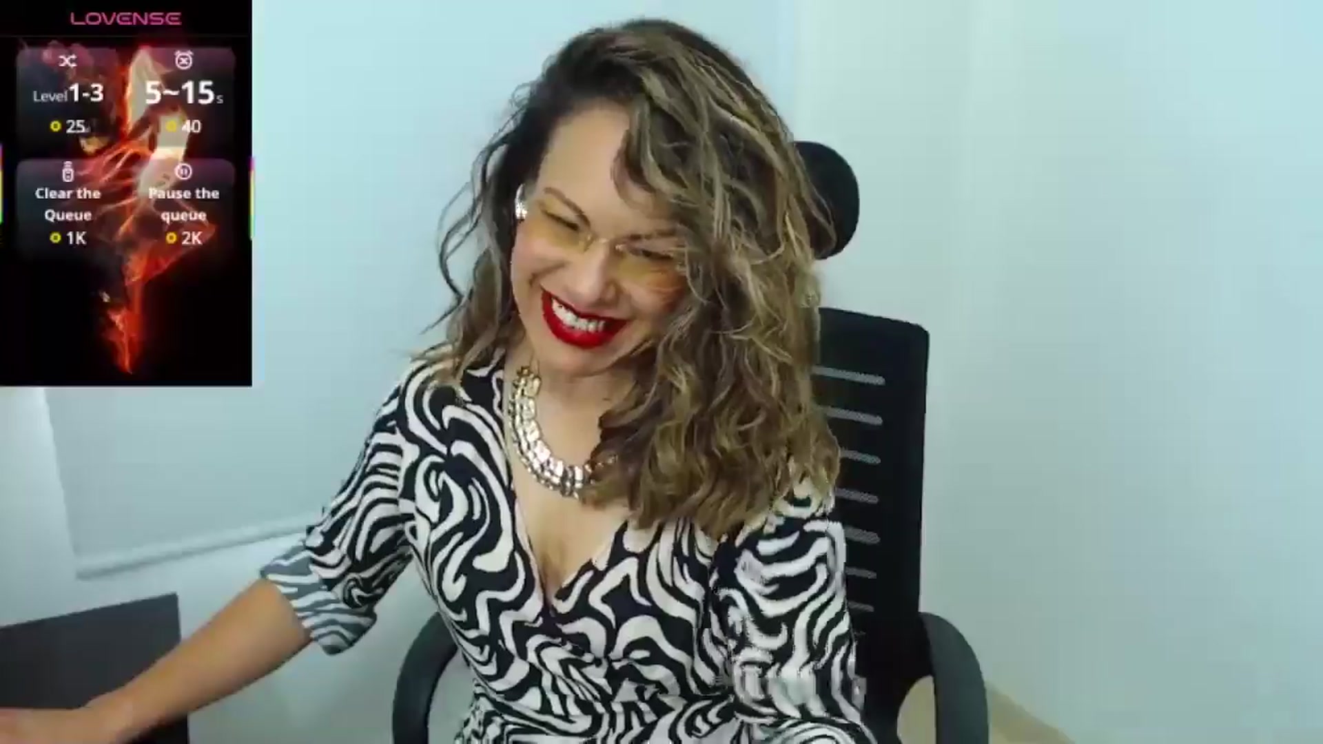 Gallery image thumbnail from office_secret's myfreecams stream on, 06/13/2025, 17:54 image 17 of 20