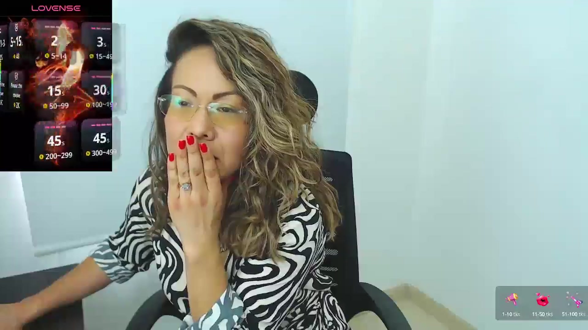 Gallery image thumbnail from office_secret's myfreecams stream on, 06/13/2025, 19:43 image 5 of 20