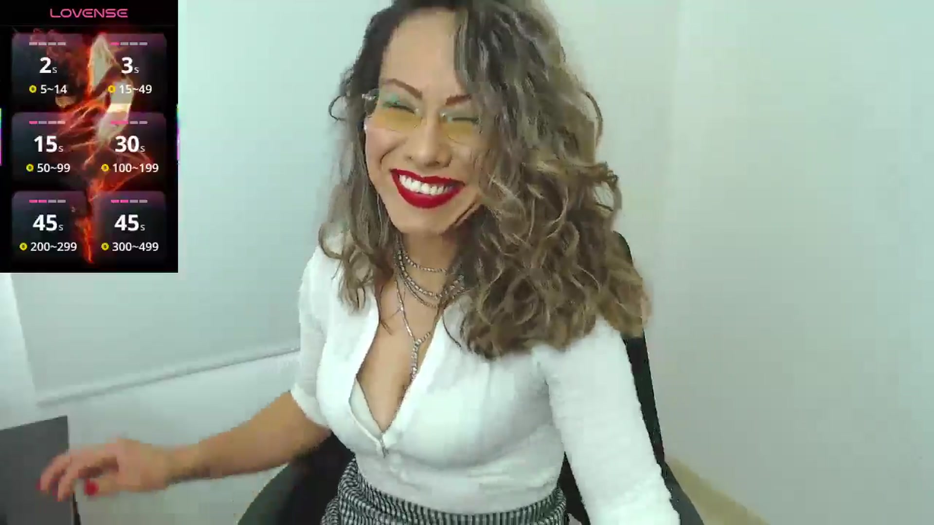 Gallery image thumbnail from office_secret's myfreecams stream on, 06/23/2025, 18:11 image 11 of 20
