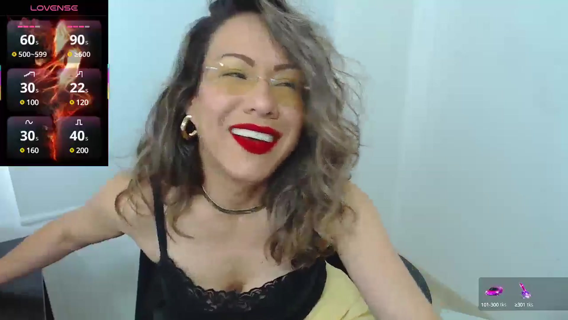 Gallery image thumbnail from office_secret's myfreecams stream on, 06/26/2025, 17:31 image 19 of 20