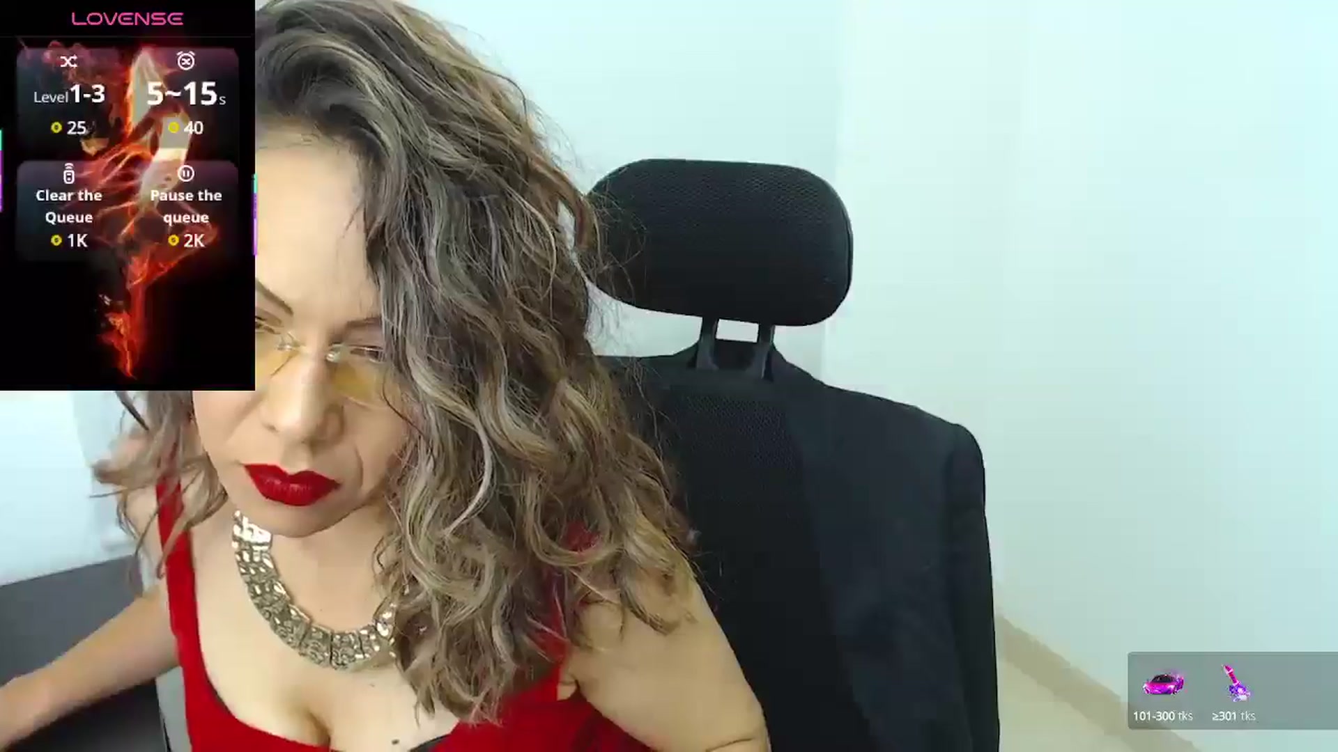 Gallery image thumbnail from office_secret's myfreecams stream on, 06/27/2025, 19:46 image 11 of 20