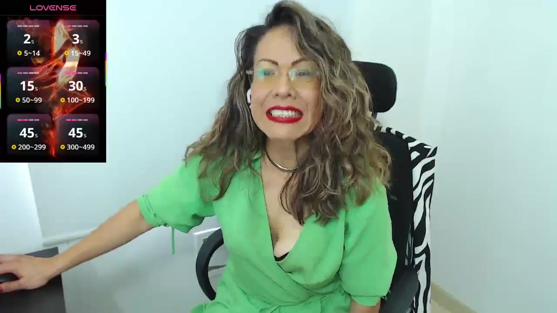 Gallery image thumbnail from office_secret's myfreecams stream on, 06/30/2025, 17:45 image 17 of 20