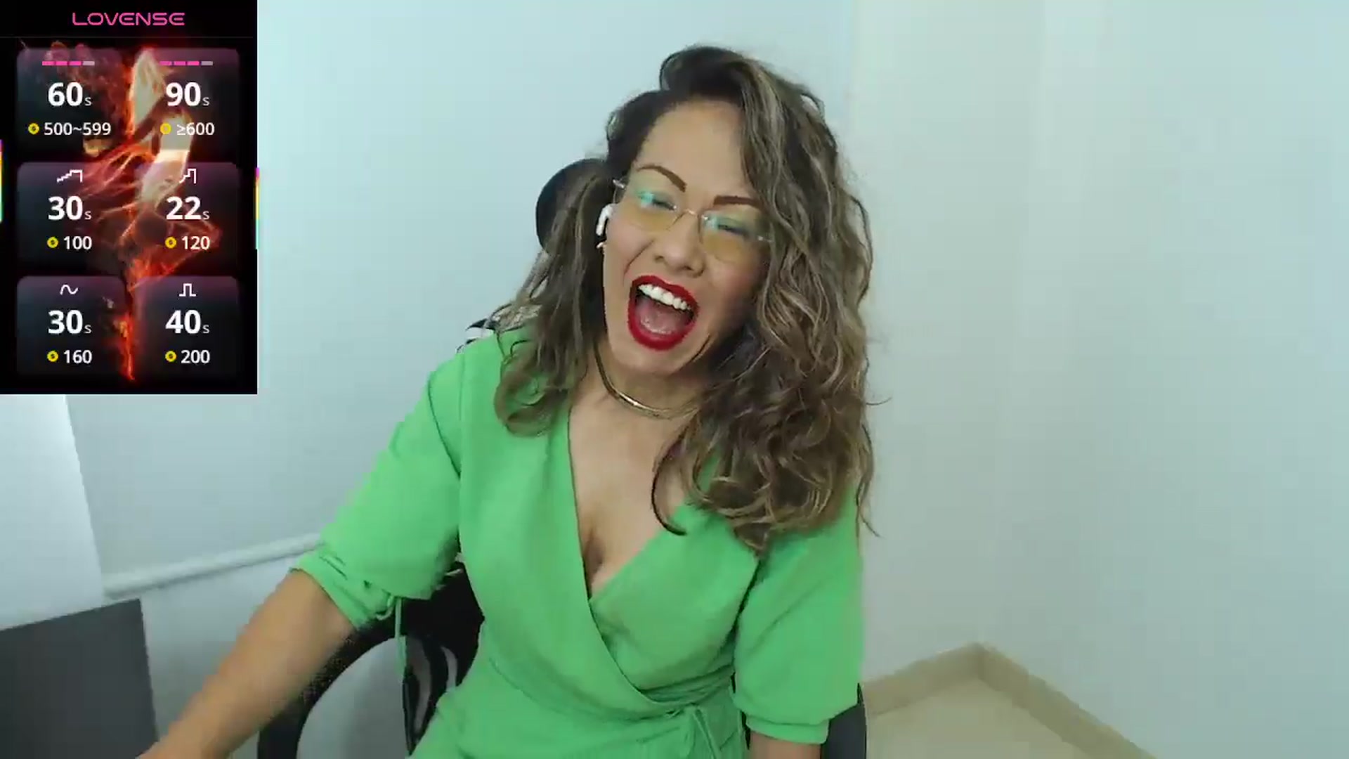 Gallery image thumbnail from office_secret's myfreecams stream on, 06/30/2025, 19:47 image 14 of 20