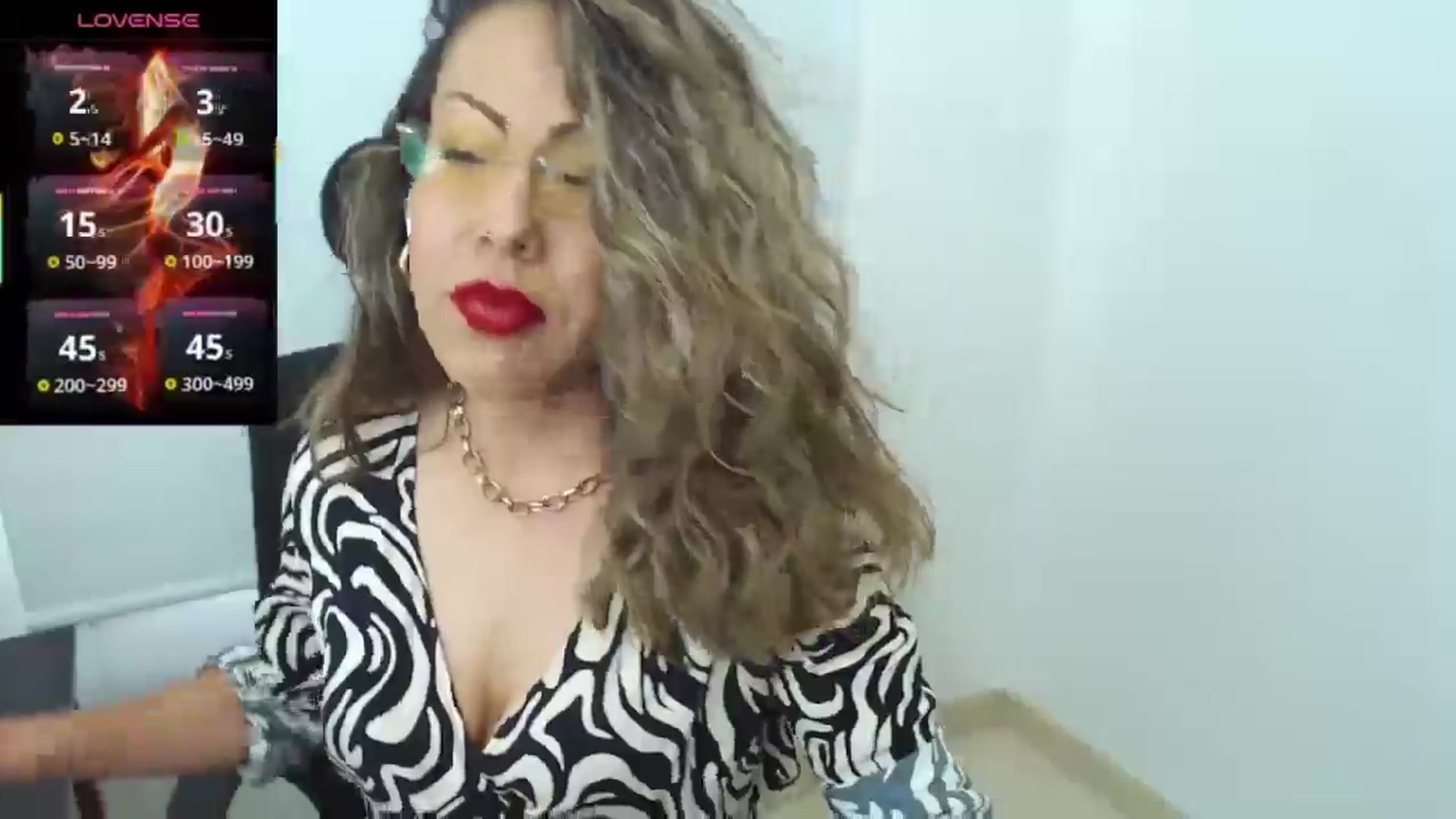 Gallery image thumbnail from office_secret's myfreecams stream on, 07/07/2025, 19:36 image 3 of 20