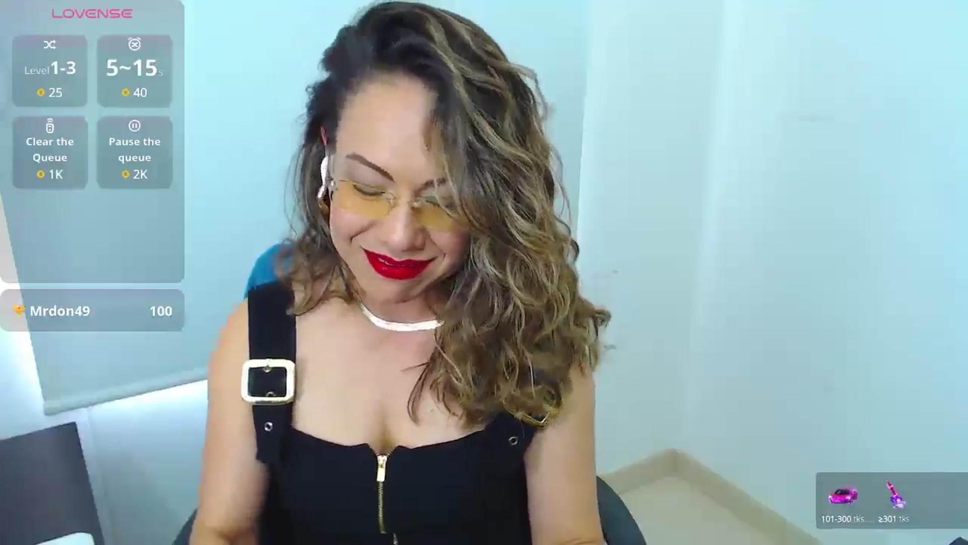 Gallery image thumbnail from office_secret's myfreecams stream on, 07/21/2025, 17:27 image 13 of 20
