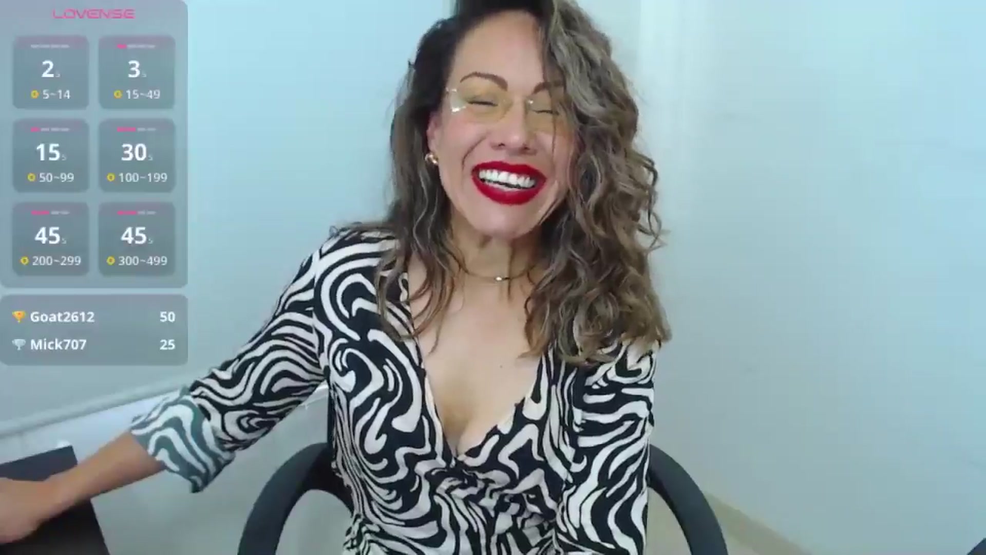 Gallery image thumbnail from office_secret's myfreecams stream on, 07/24/2025, 19:39 image 14 of 20