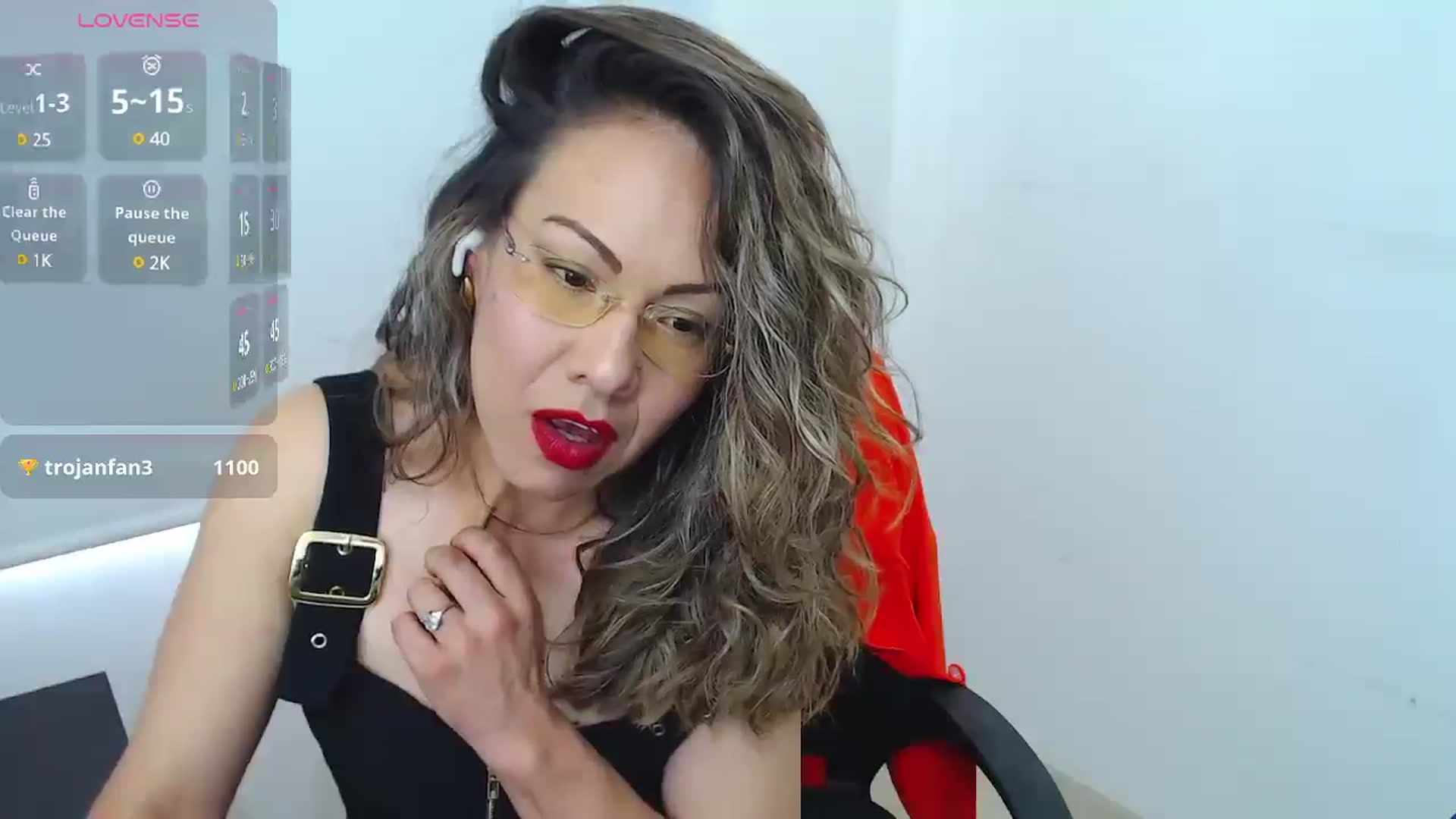 Gallery image thumbnail from office_secret's myfreecams stream on, 07/28/2025, 17:41 image 15 of 20