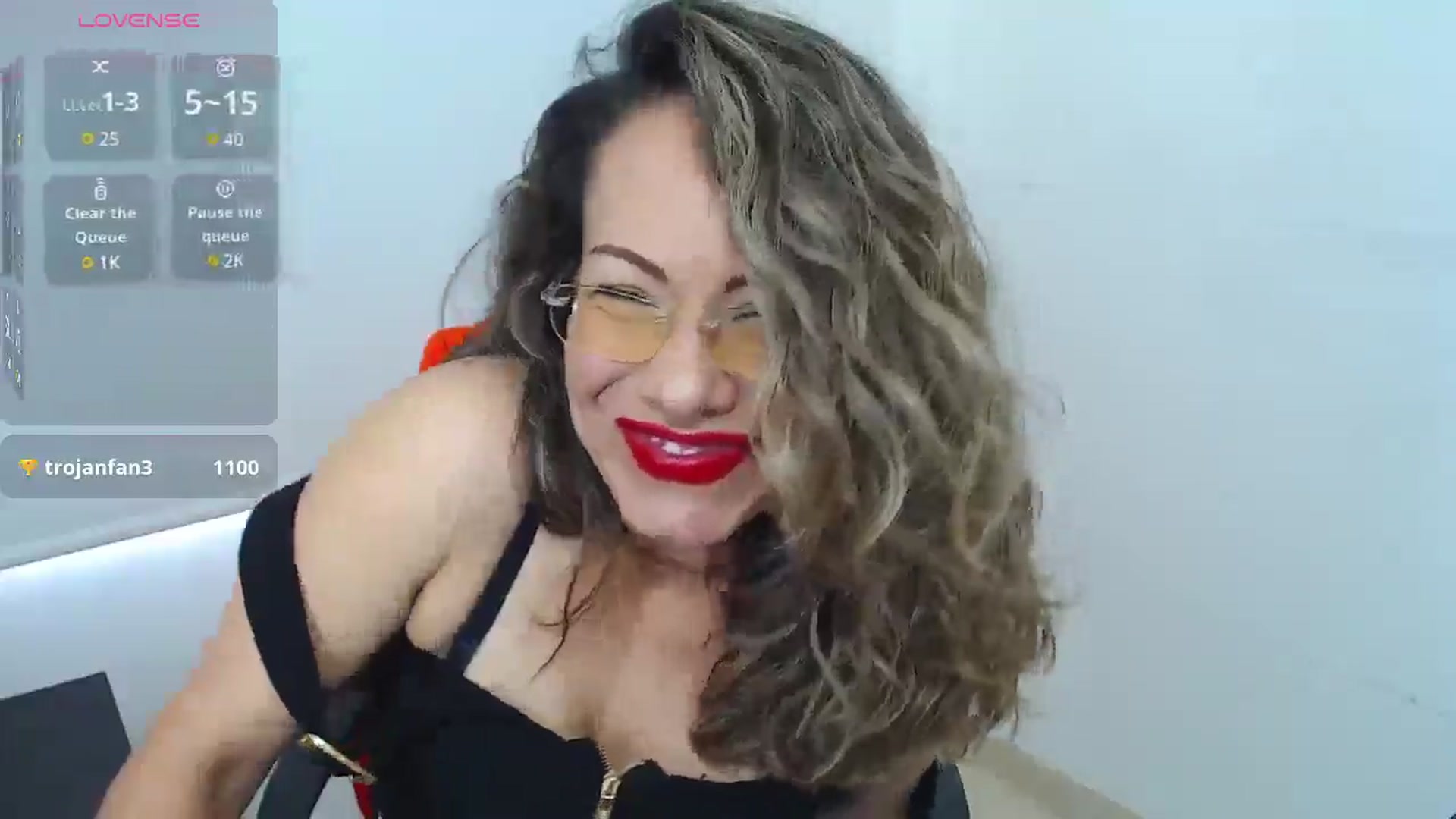 Gallery image thumbnail from office_secret's myfreecams stream on, 07/28/2025, 17:41 image 12 of 20