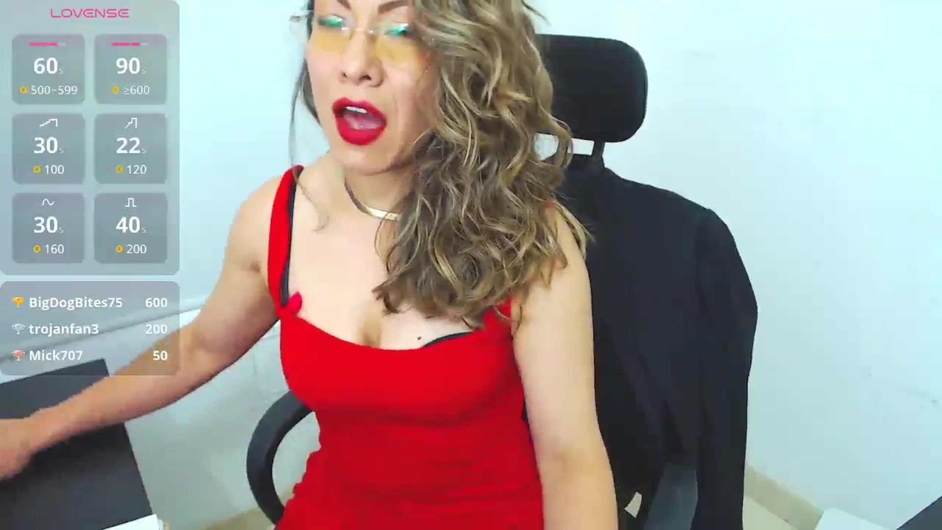 Gallery image thumbnail from office_secret's myfreecams stream on, 07/31/2025, 17:13 image 14 of 20
