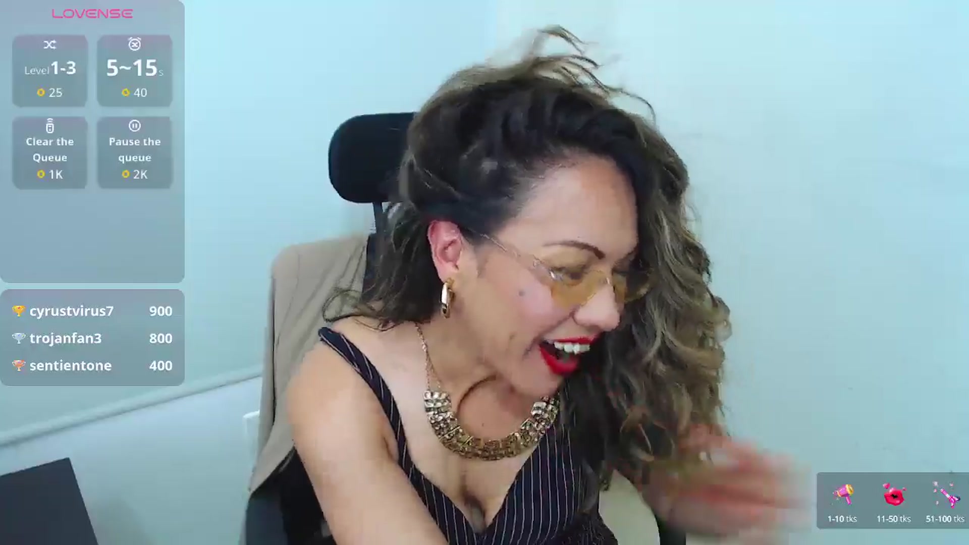 Gallery image thumbnail from office_secret's myfreecams stream on, 08/11/2025, 19:53 image 17 of 20
