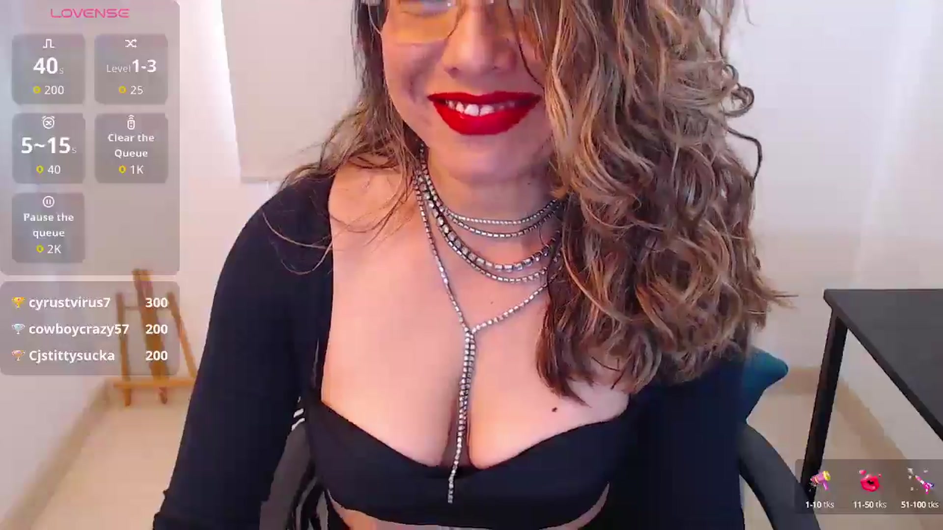 Gallery image thumbnail from office_secret's myfreecams stream on, 08/22/2025, 20:08 image 9 of 20