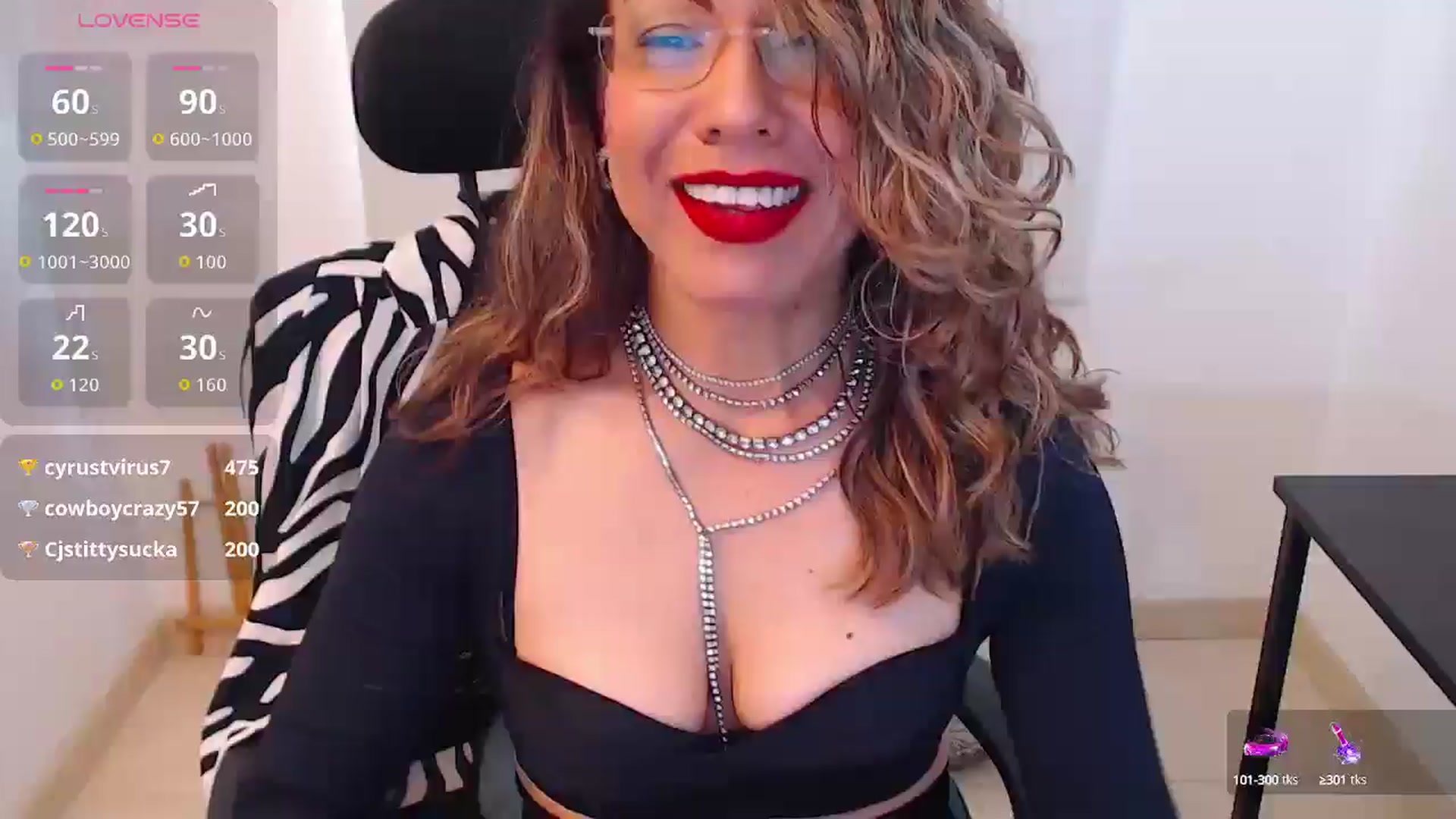 Gallery image thumbnail from office_secret's myfreecams stream on, 08/22/2025, 20:08 image 12 of 20