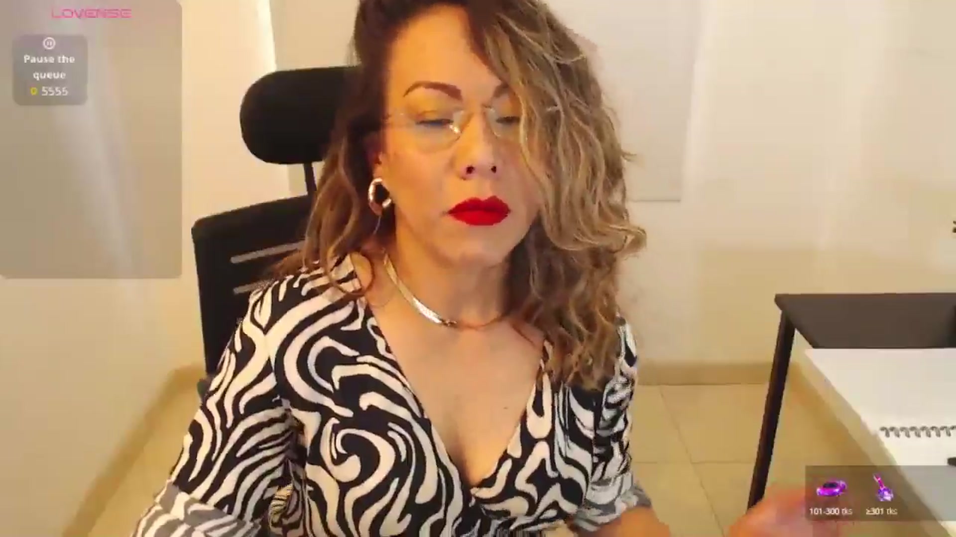 Gallery image thumbnail from office_secret's myfreecams stream on, 08/28/2025, 18:17 image 4 of 20
