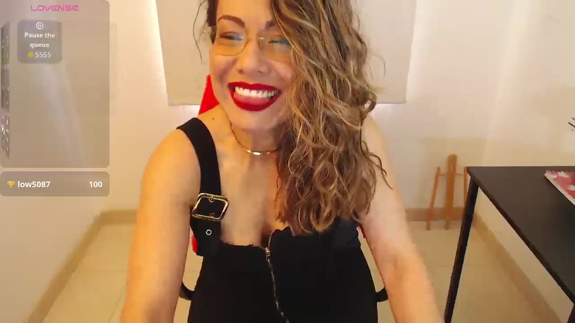 Gallery image thumbnail from office_secret's myfreecams stream on, 08/29/2025, 17:38 image 3 of 20