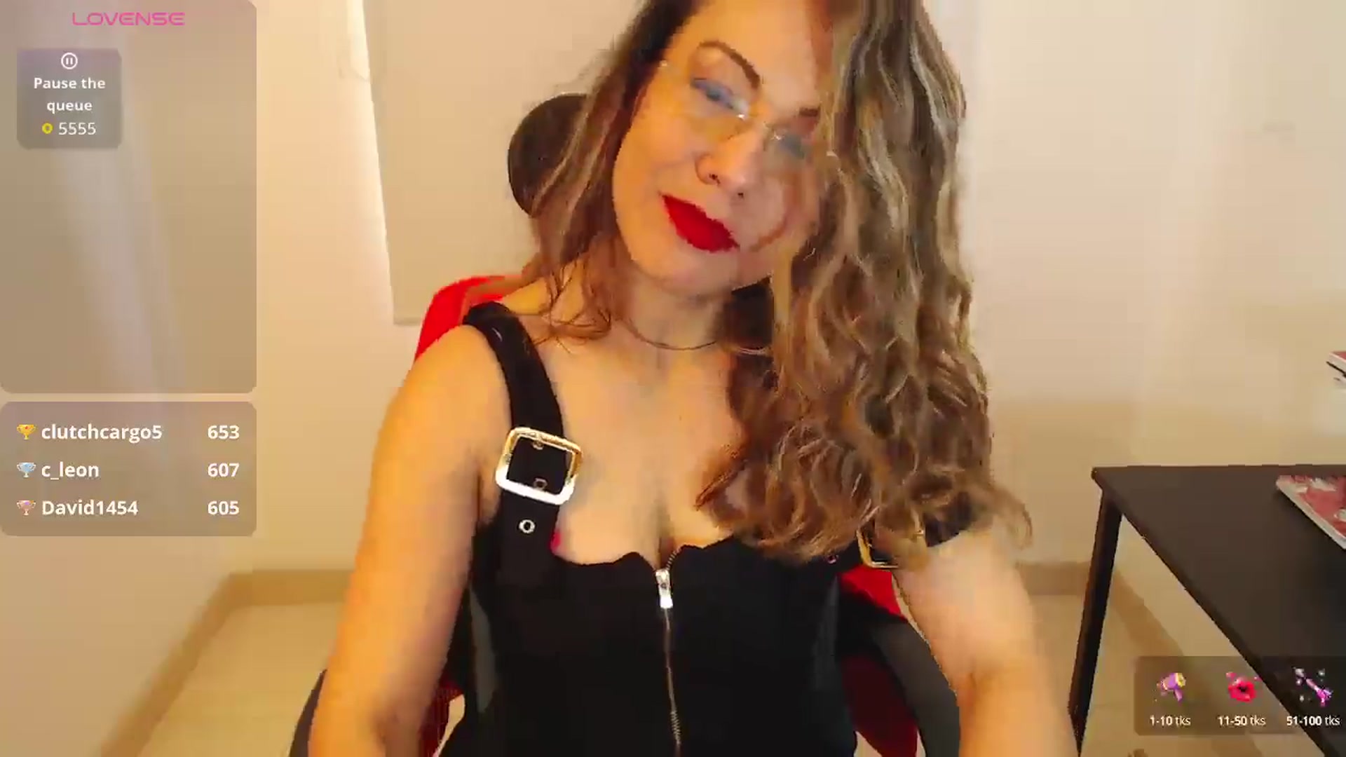 Gallery image thumbnail from office_secret's myfreecams stream on, 08/29/2025, 19:29 image 15 of 20