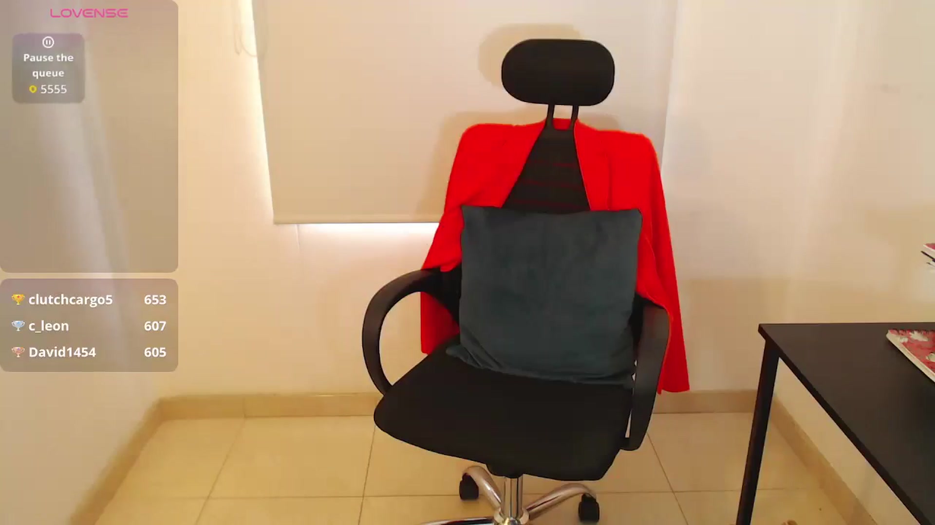 Gallery image thumbnail from office_secret's myfreecams stream on, 08/29/2025, 19:29 image 14 of 20