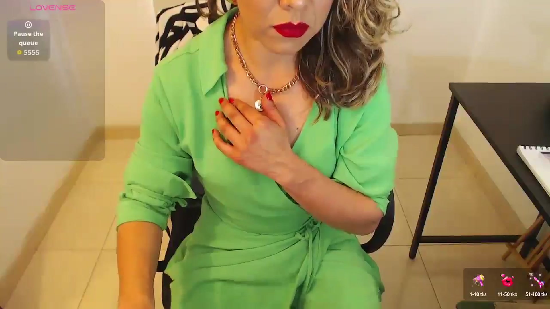 Gallery image thumbnail from office_secret's myfreecams stream on, 09/01/2025, 18:02 image 5 of 20