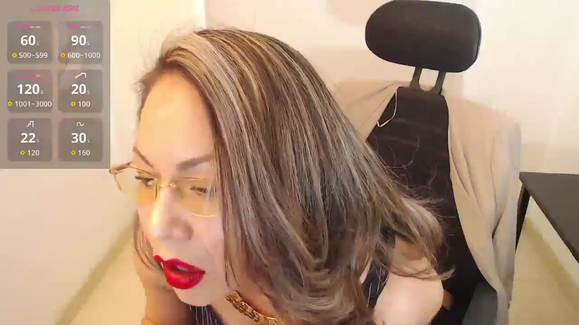 Gallery image thumbnail from office_secret's myfreecams stream on, 10/03/2025, 17:32 image 6 of 20