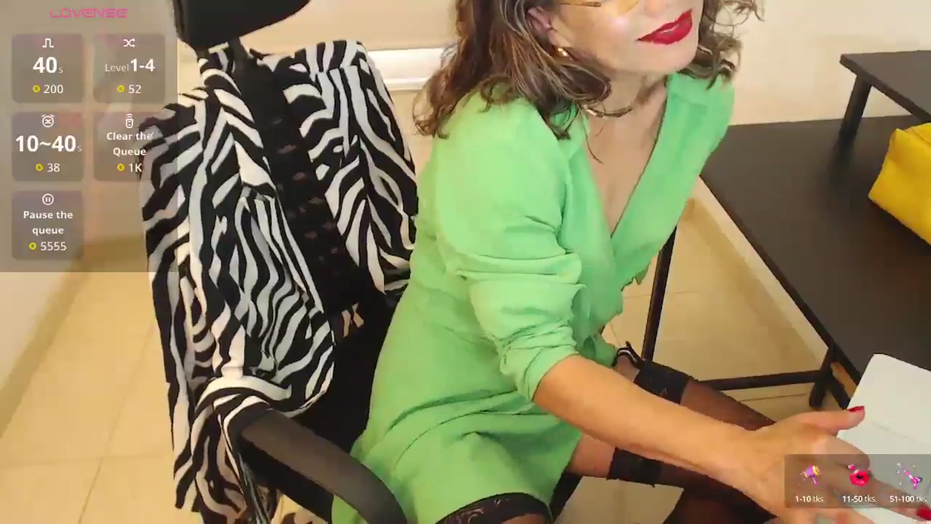 Gallery image thumbnail from office_secret's myfreecams stream on, 10/13/2025, 17:54 image 12 of 20