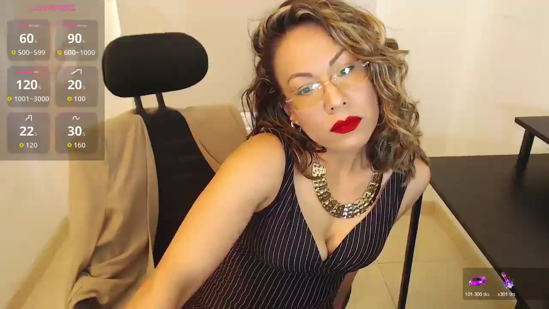 Gallery image thumbnail from office_secret's myfreecams stream on, 11/13/2025, 18:05 image 5 of 20