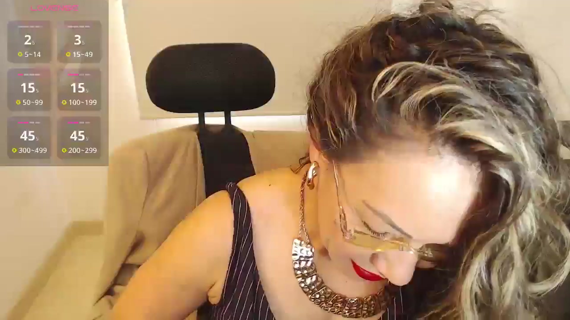 Gallery image thumbnail from office_secret's myfreecams stream on, 11/13/2025, 18:05 image 3 of 20