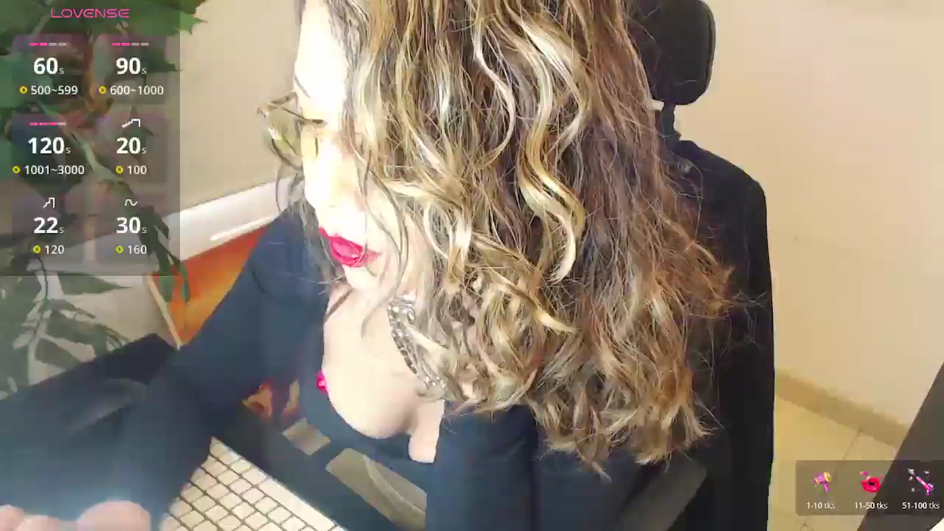 Gallery image thumbnail from office_secret's myfreecams stream on, 12/01/2025, 18:42 image 8 of 20