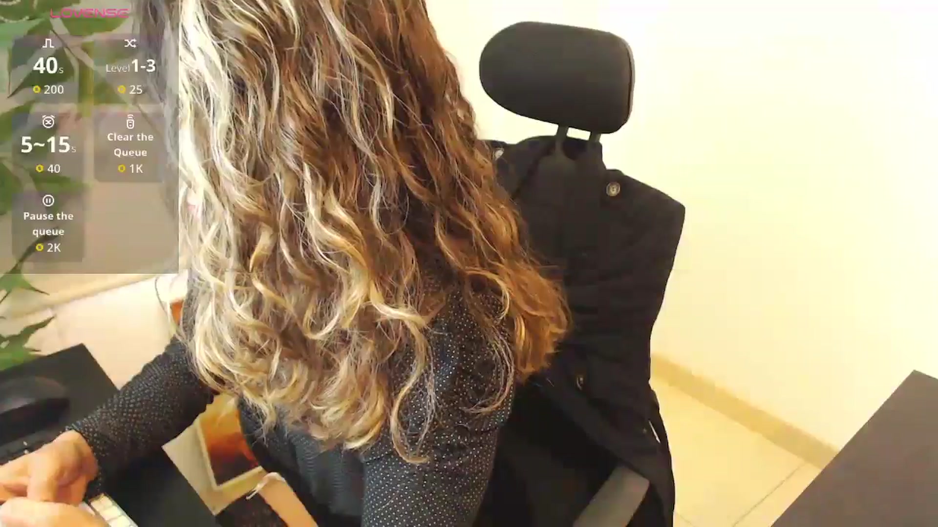 Gallery image thumbnail from office_secret's myfreecams stream on, 04/16/2026, 17:41 image 3 of 20