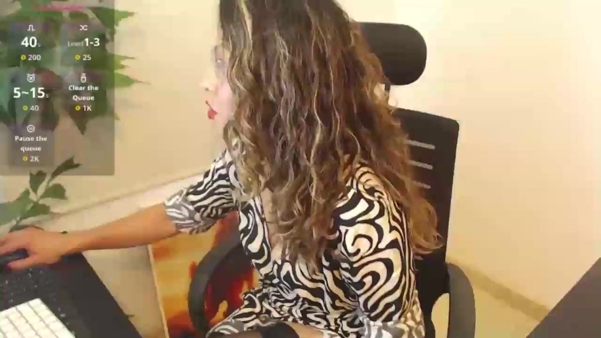 Gallery image thumbnail from office_secret's myfreecams stream on, 05/11/2026, 17:50 image 2 of 20