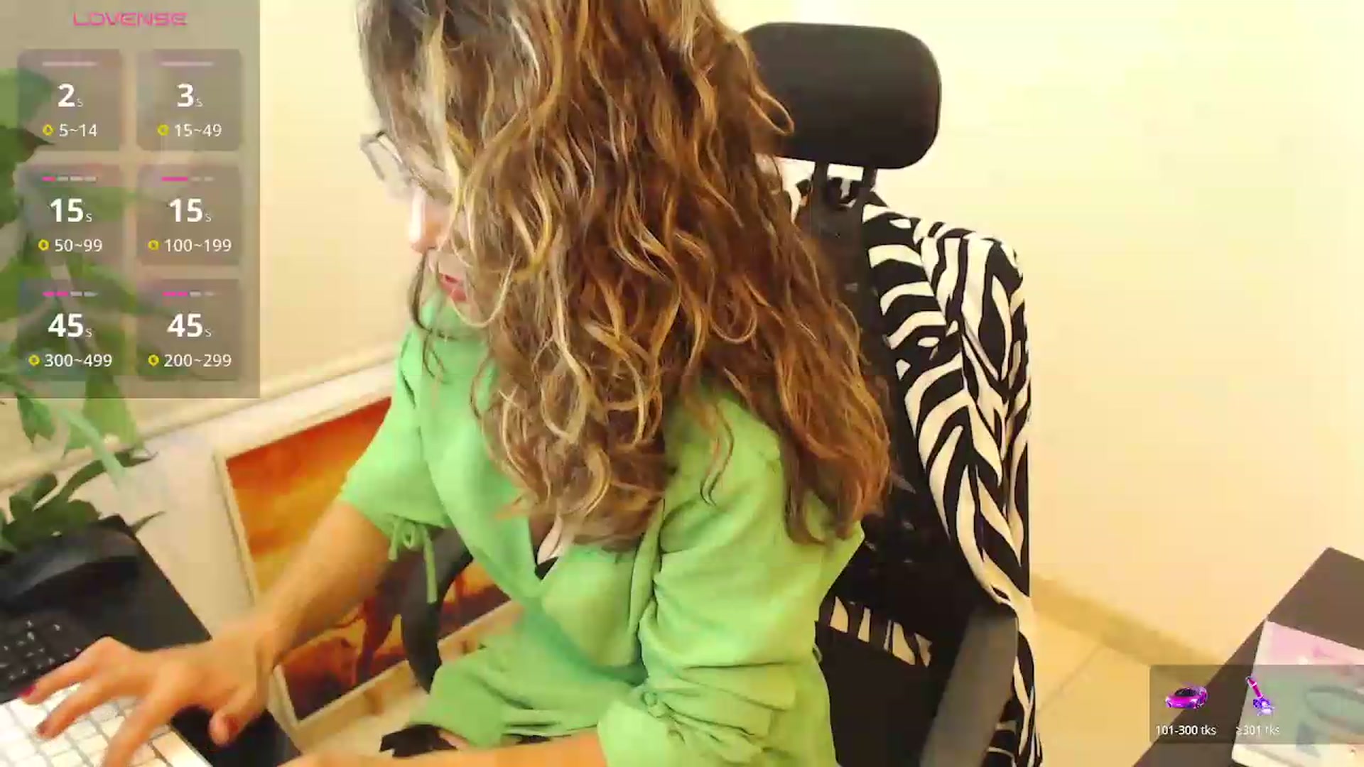 Gallery image thumbnail from office_secret's myfreecams stream on, 05/21/2026, 17:52 image 8 of 20
