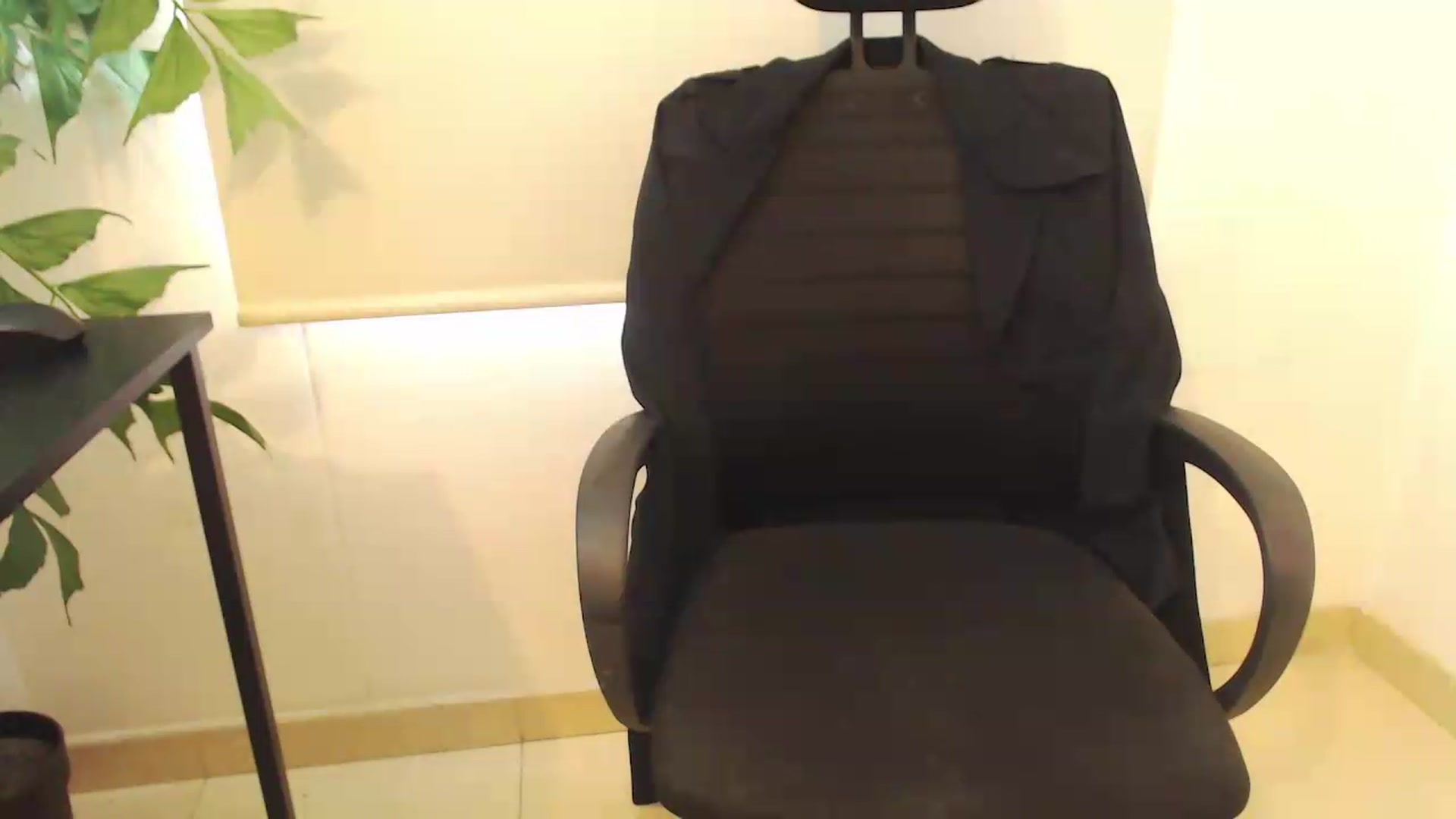 Gallery image thumbnail from office_secret's myfreecams stream on, 06/18/2026, 18:35 image 16 of 20