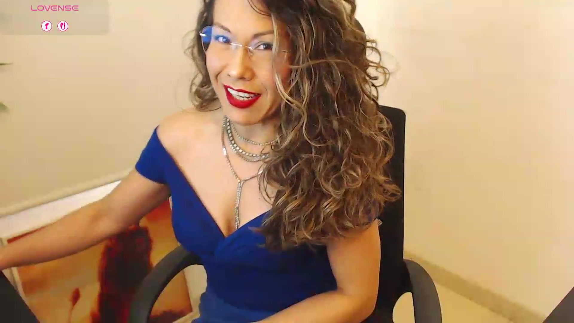Gallery image thumbnail from office_secret's myfreecams stream on, 06/26/2026, 17:58 image 2 of 20