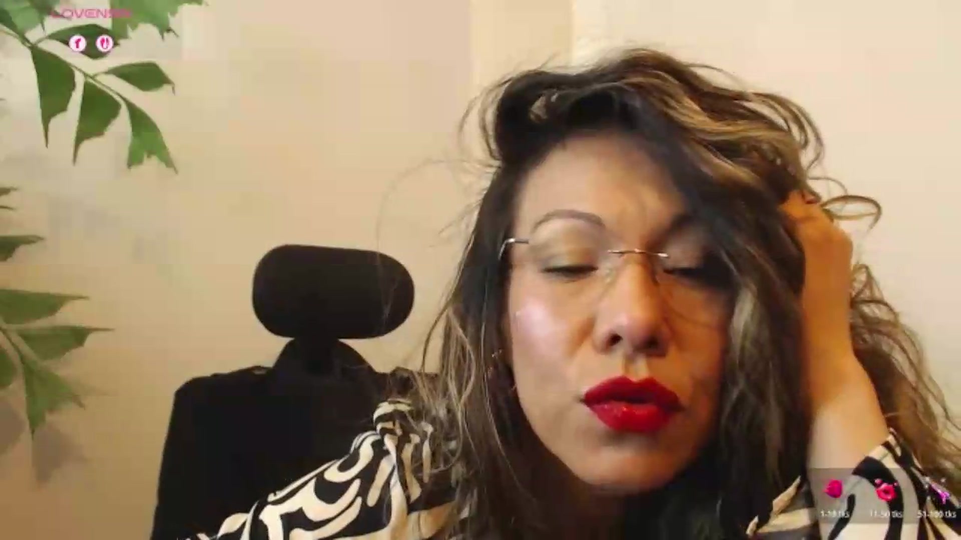Gallery image thumbnail from office_secret's myfreecams stream on, 06/29/2026, 17:09 image 19 of 20