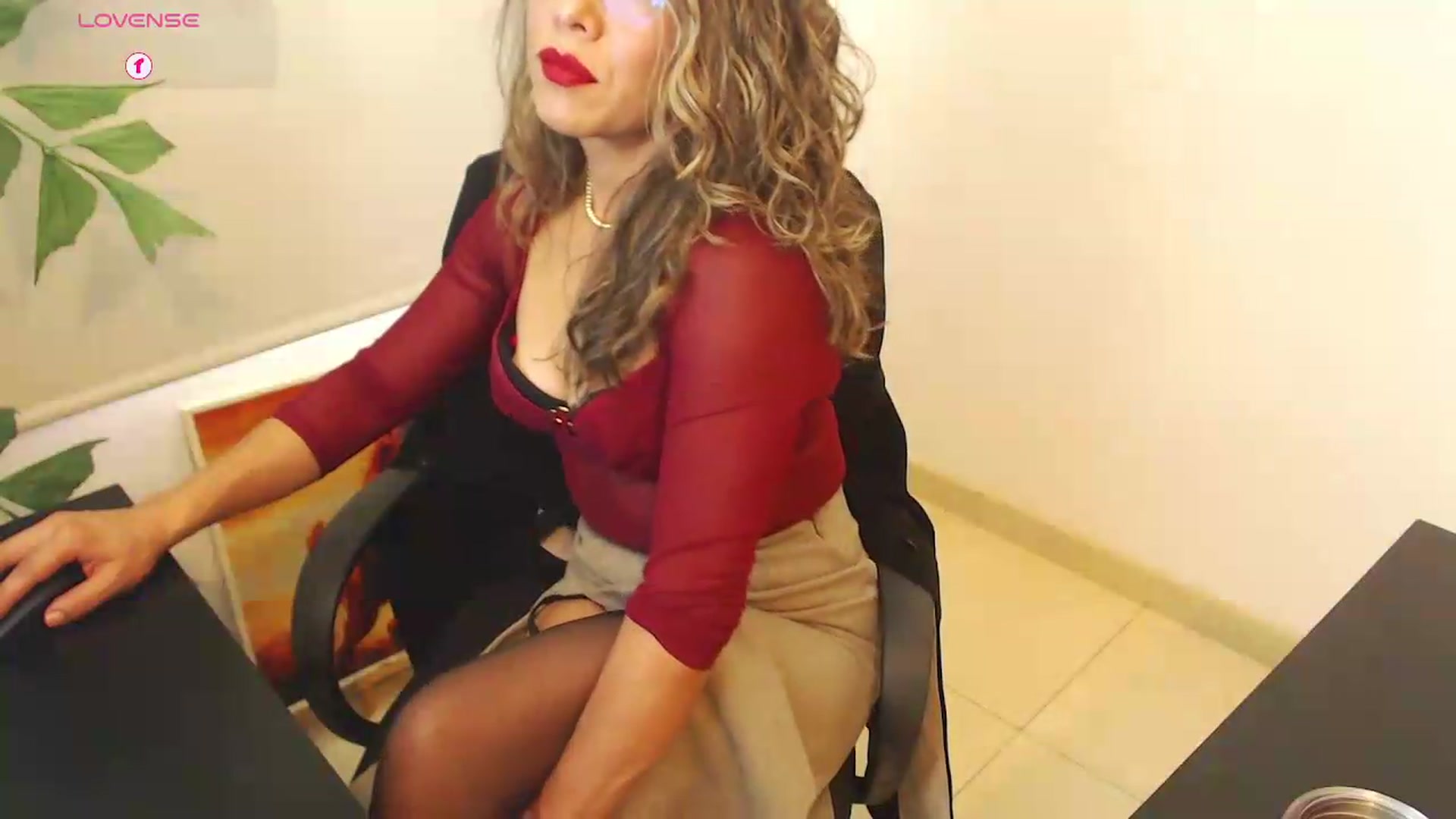 Gallery image thumbnail from office_secret's myfreecams stream on, 08/11/2026, 17:22 image 11 of 20