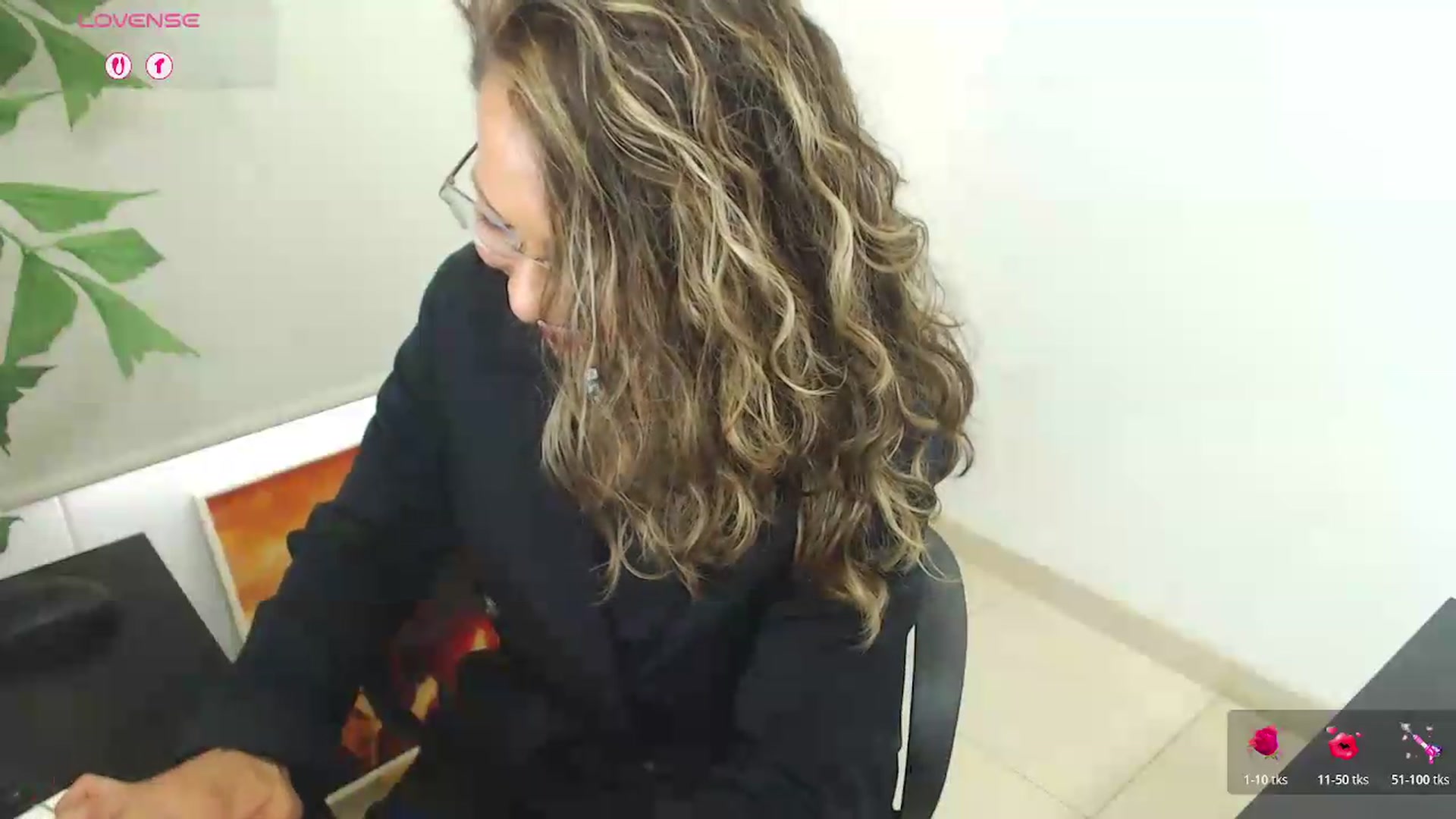 Gallery image thumbnail from office_secret's myfreecams stream on, 08/14/2026, 17:30 image 10 of 20