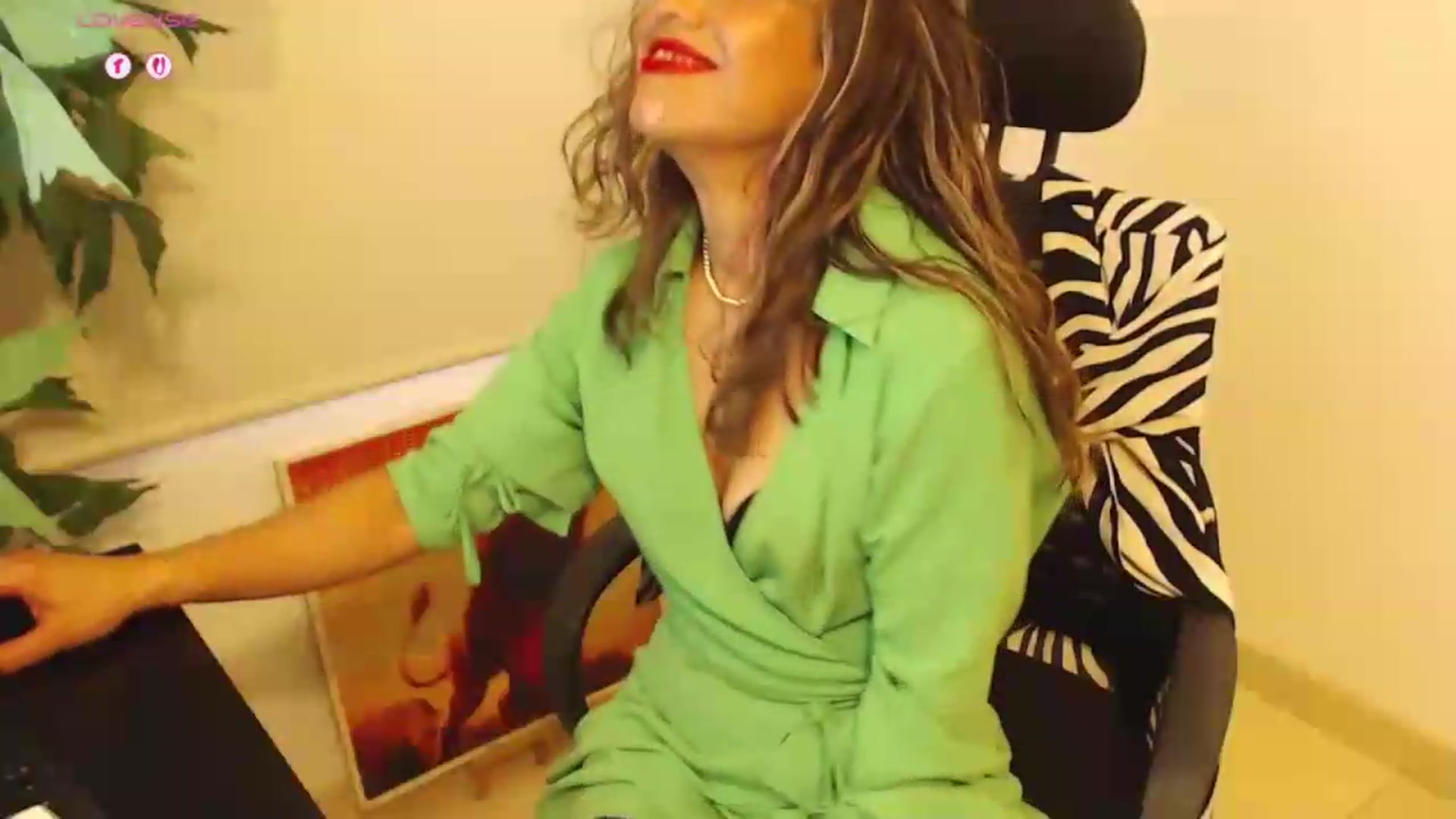 Gallery image thumbnail from office_secret's myfreecams stream on, 08/31/2026, 17:26 image 12 of 20